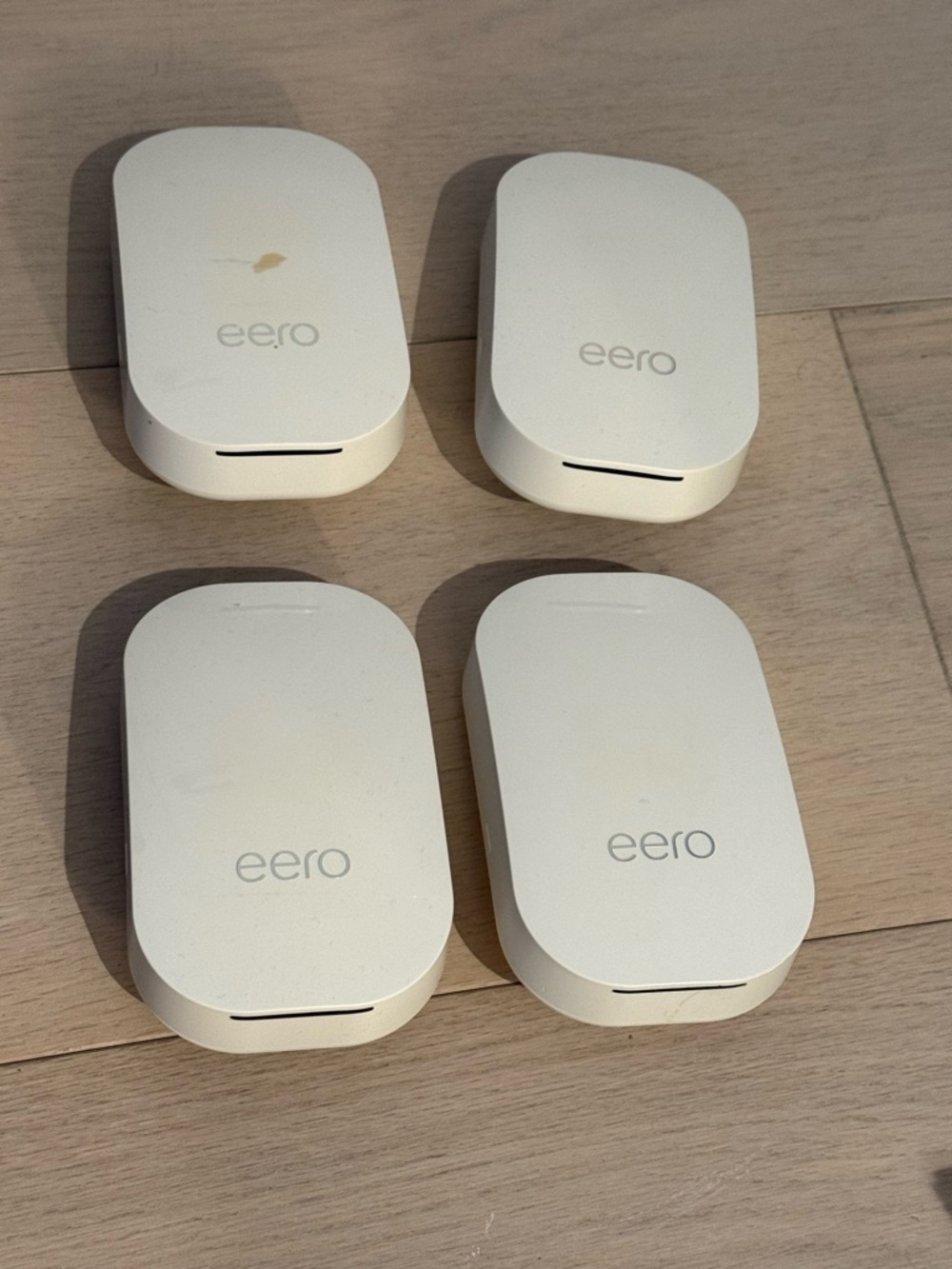 eero Beacon (Model D010001) Mesh Wi‑Fi Extenders - Quad Pack - White